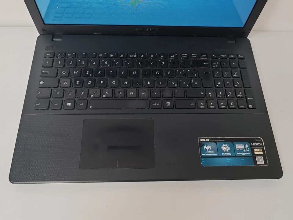 NOTEBOOK ASUS F552E AMD A4-5000 6GB RAM 500GB HD WIN10 WEBCAM - Immagine 2 di 4