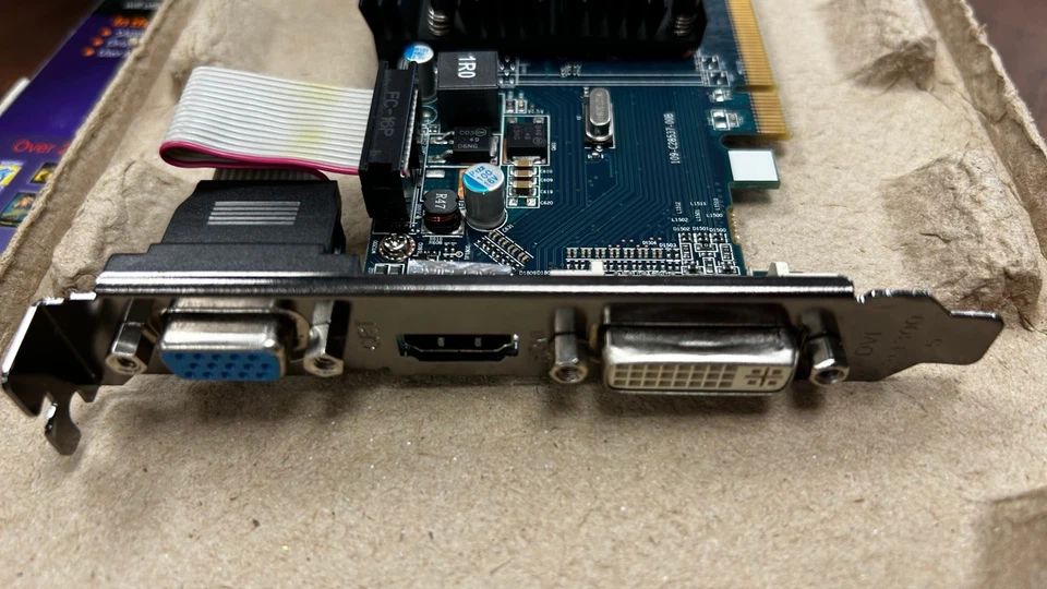 New Open Box Sapphire 1GB Radeon HD5450 - Image 4 of 4