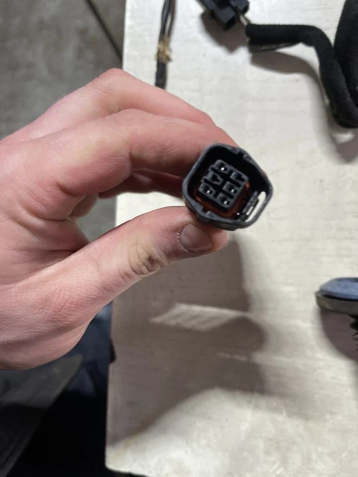 Telar de cableado de puerta delantera lateral KIA Rio MK2 2008 1,4 gasolina 91600-1G272-F Foto 4 de 4