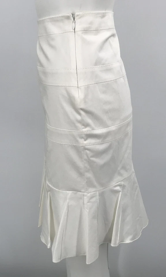 Falda Salvatore Ferragamo blanca en capas con parte inferior plisada talla 8 Foto 2 de 4
