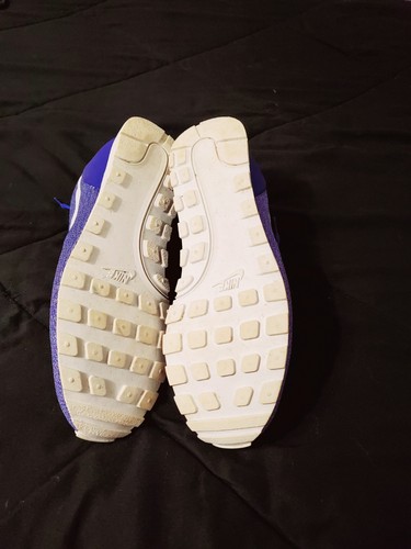 Women's Nikes - Picture 4 of 6