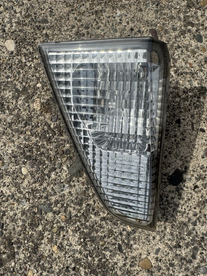 Conjunto de luz de marcha atrás portón trasero Suzuki Aerio 2003-07 Foto 3 de 4