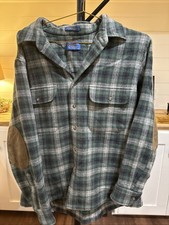 Vintage Pendleton 100 Virgin Wool Button Up Shirt Made In USA Size Large