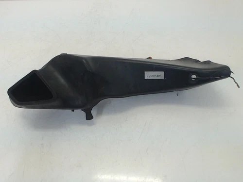 ENTRADA DE AIRE IZQUIERDA Ducati 748 S 1998 44210141B - Imagen 2 de 4
