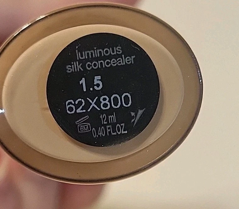 Giorgio Armani Luminous Silk Perfect Glow Concealer #1.5 Open Box 0.40floz - Image 4 of 4