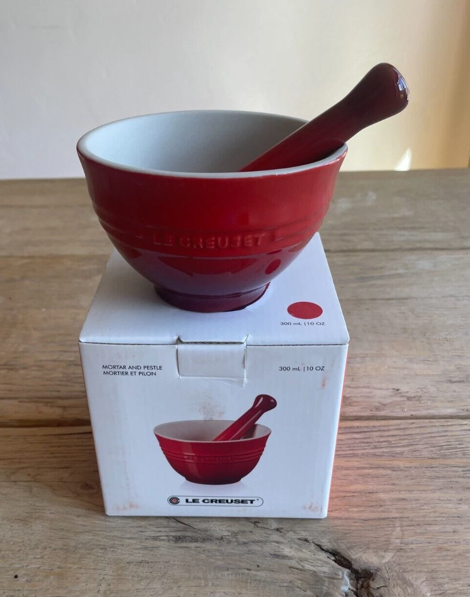 Le Creuset Stoneware Mortar & Pestle 10 fl oz Cerise Cherry Red NEW NIB