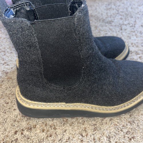 Universal Thread Celina Chelsea Boots Gray Size 6 | eBay