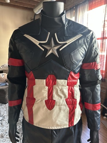 Captain America Costume - Picture 2 of 10