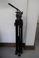 Cartoni Focus Fluid Head and tripod stand