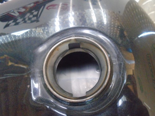 2005 99-10 SUZUKI GZ250 TANK ASSY, FUEL (BLACK) REPAINTED 44100-12FL0-Y7L - Picture 6 of 9