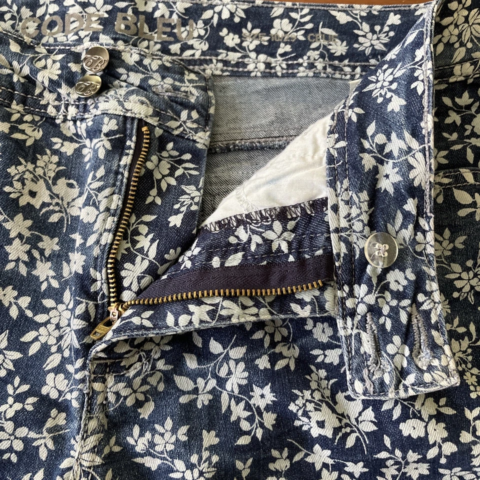 Pantalones cortos de jean florales Code Bleu Bermuda para mujer talla 10 Foto 3 de 4