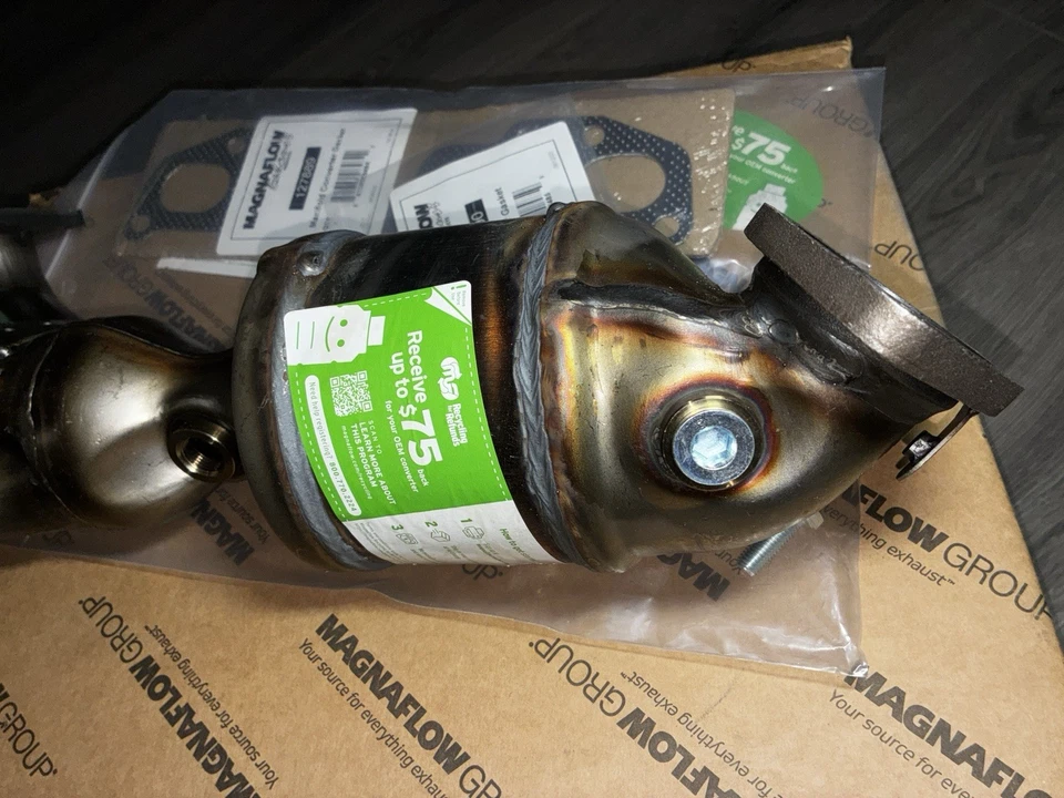 Convertidor catalítico MagnaFlow 49295 Nissan Altima 07-18 y Nissan Rogue 08-19 Foto 3 de 4