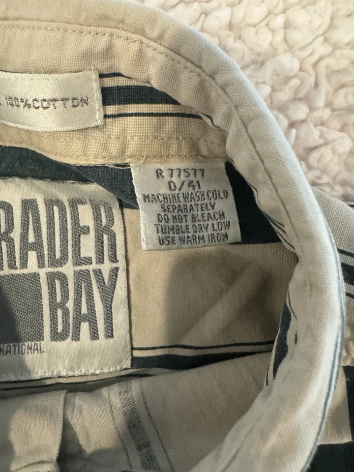 Trader Bay Men’s Size Large Button Down Short Sleeve Shirt - Image 4 of 4