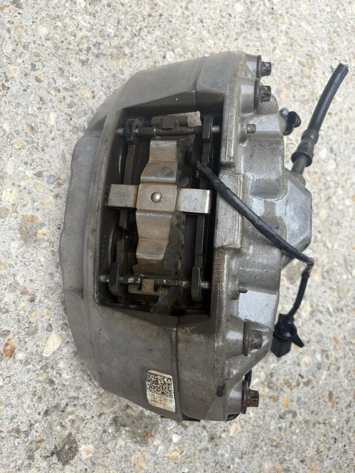 Par de pinças dianteiras esquerda direita Brembo Audi Q5 345mm 2013 - 2017 - Imagem 4 de 4