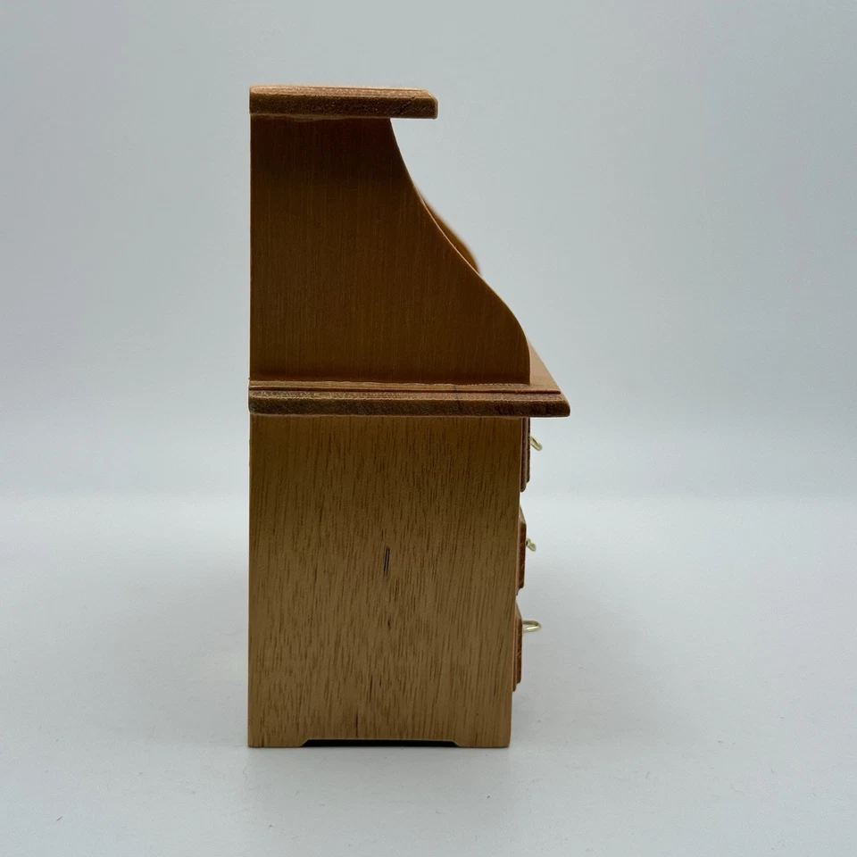 Escritorio enrollable miniatura vintage para casa de muñecas acabado nogal escala 1:12 Foto 2 de 4