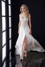 Jasz Couture 4571 Women's Dress Size Vanilla 18 Prom Dress - New Tags Attached