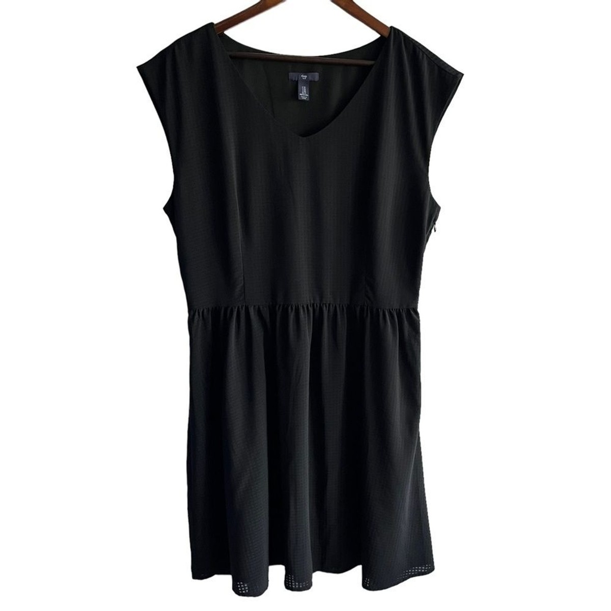 Gap Women's Black Cap Sleeve Fit & Flare Dress