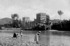 Tuscany Fiesole Women On The Banks Of The River 1910-20 OLD PHOTO