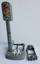 Vintage Japan Battery Op Metal Traffic Light Signal slot car model RR accessory