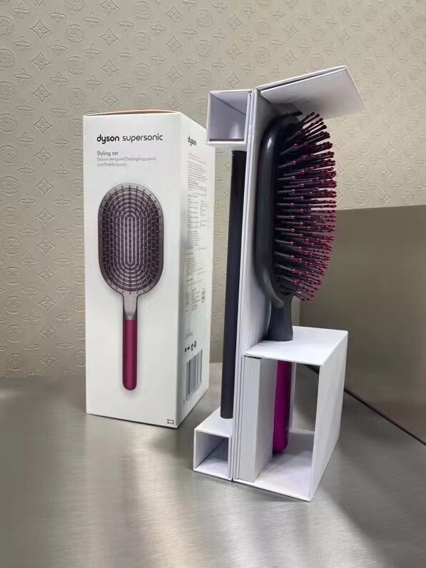 New Dyson Supersonic Styling Set; Detangling Comb and Paddle Brush