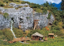 Faller 272532 N Scale 1:160 Kit of a Lodge with raised hide