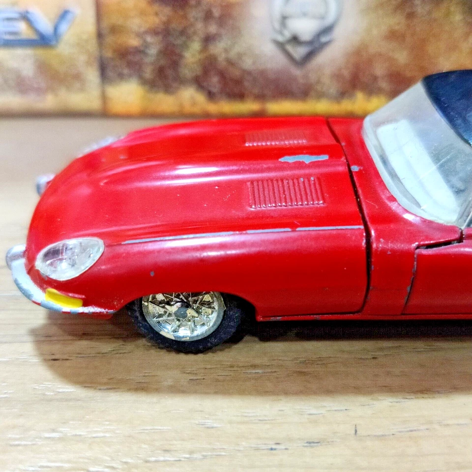 AUTO KIRK JAGUAR TIPO E ROSSA CON HARD TOP 1:43 MADE IN DANIMARK - Immagine 4 di 4