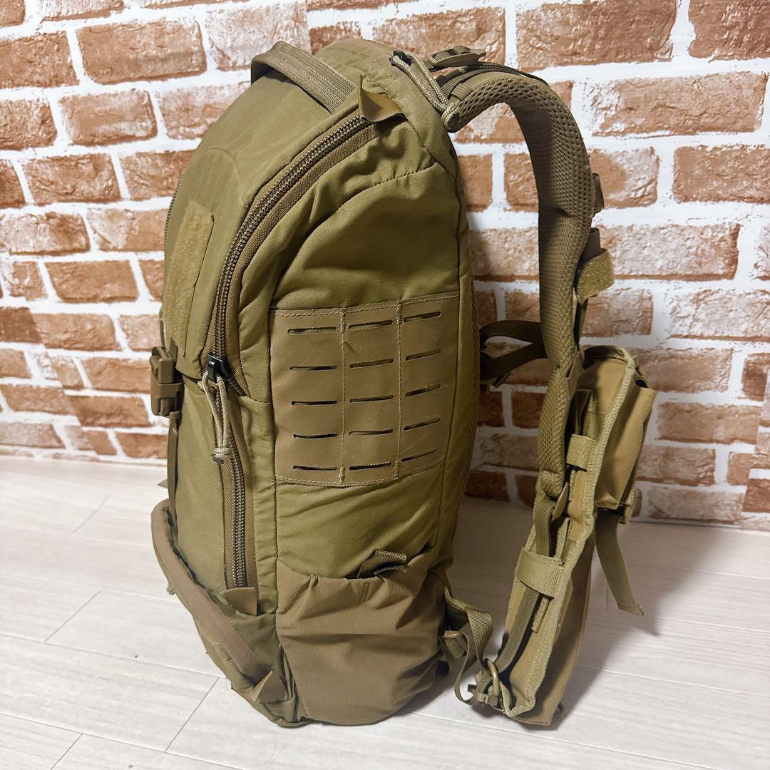 MYSTERY RANCH ブーテイバック Mystery Ranch Gunfighter 24L Daypack Coyote Slim Tactical