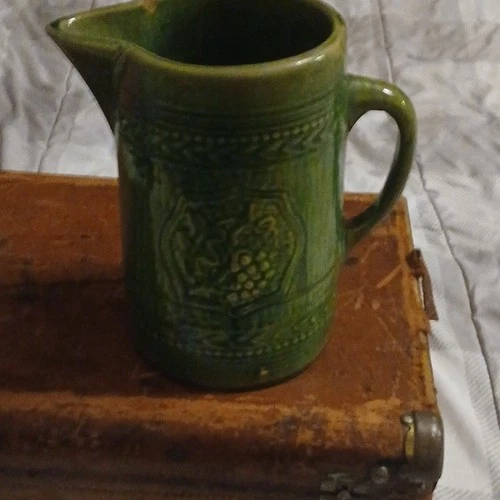 ~ VINTAGE McCOY GREEN 8 1/2" POTTERY PITCHER 1920'S VINTAGE McCOY ART POTTERY~