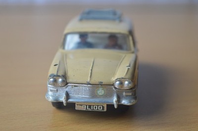 Triang SPOT-ON Triang HUMBER SUPER SNIPE ESTATE CAR MADE IN THE