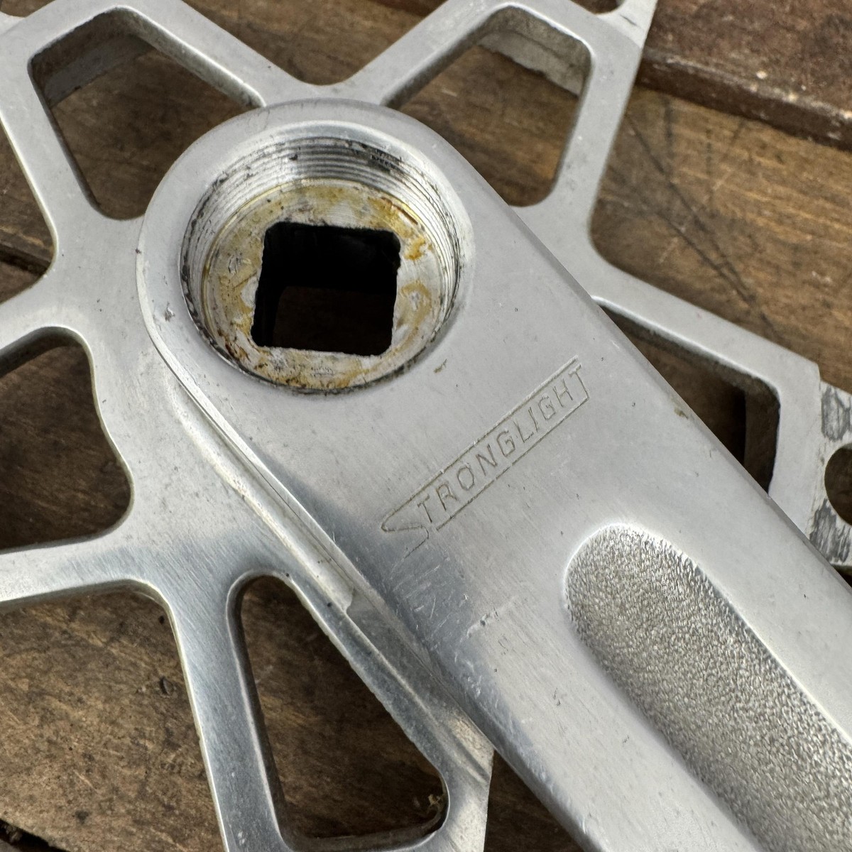 Vintage Stronglight 93 Crankset French Thread 170mm 122 BCD Square