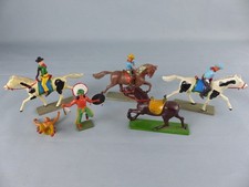 Lot de 9 figurines STARLUX FRANCE indiens chevaux cow-boy