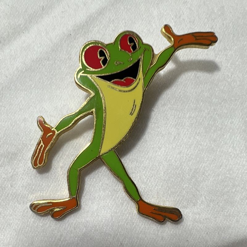 Disney’s Animal Kingdom Rainforest Cafe Cha Cha the Frog Enamel Lapel Pin