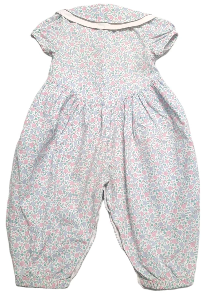 Buster Brown 12mos de colección. Mameluco Floral Burbuja Doble Cuello Arco y Botón Acento  Foto 3 de 4