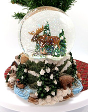 ST. NICHOLAS SQUARE Joy to the World MUSICAL SNOW GLOBE Christmas Collectible