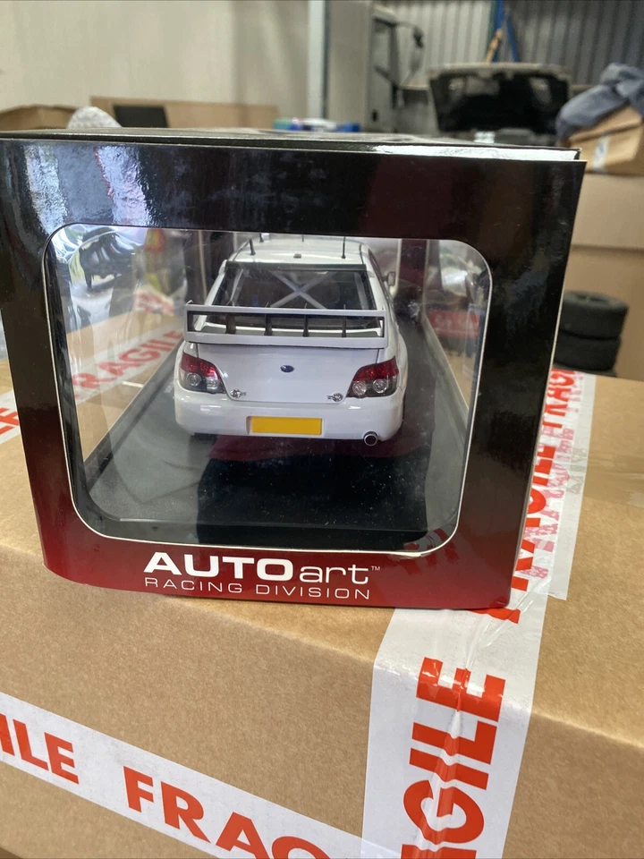 Autoart 1/18 Scale Diecast 80692 - Subaru Impreza WRC 2006 Plain Body - white - Image 4 of 4