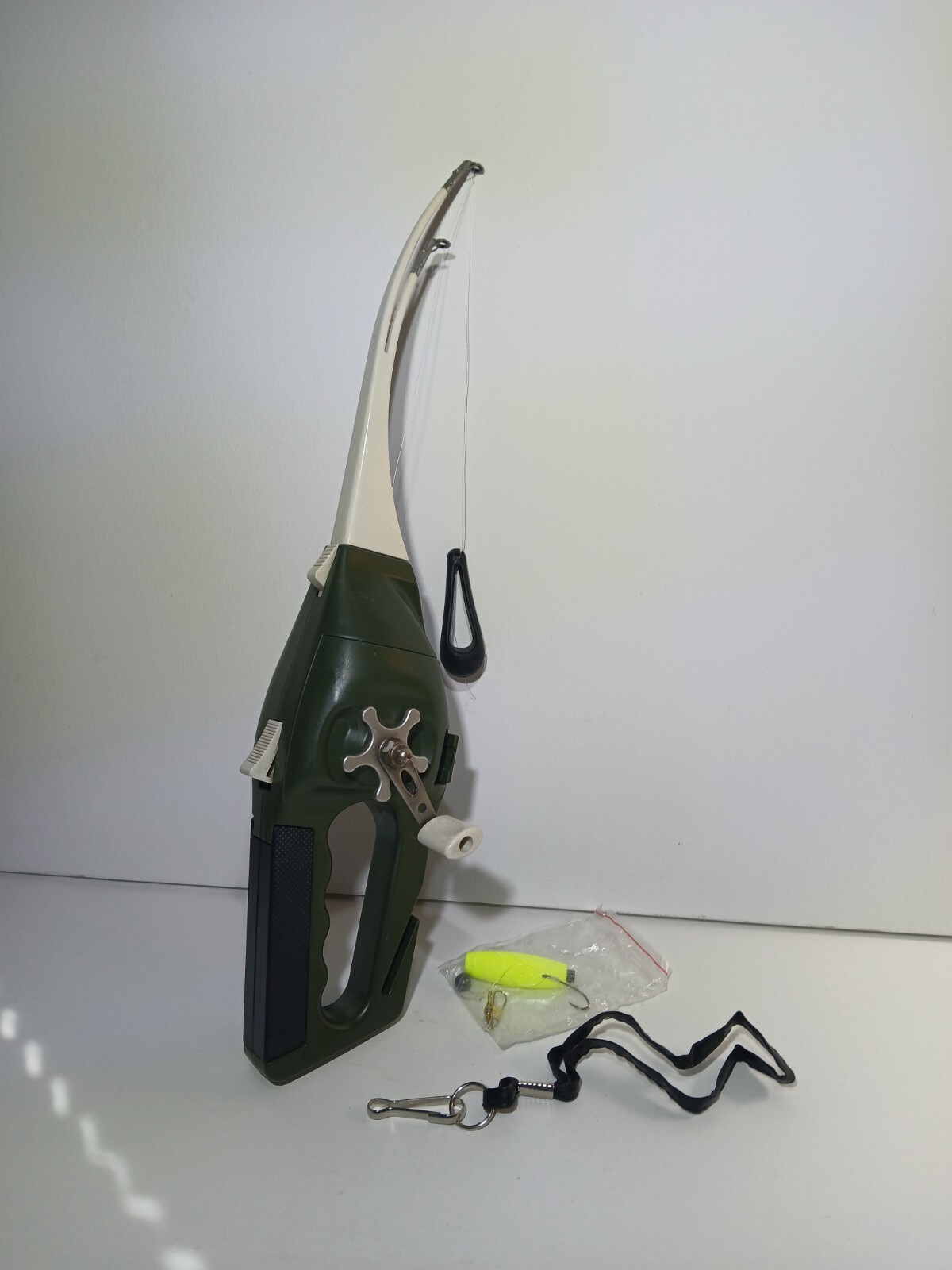 Ronco Pocket Fisherman AllinOne Portable Rod & Reel Combo Spin