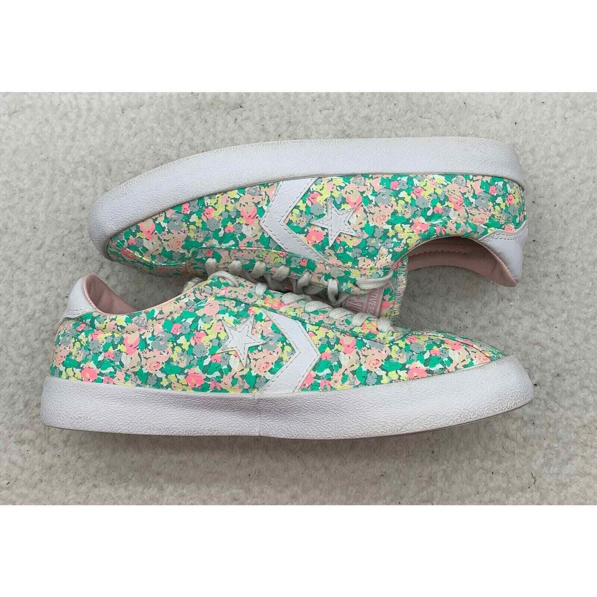 Converse Low Top Sneakers Womens 9 Green Pink Floral Colorful