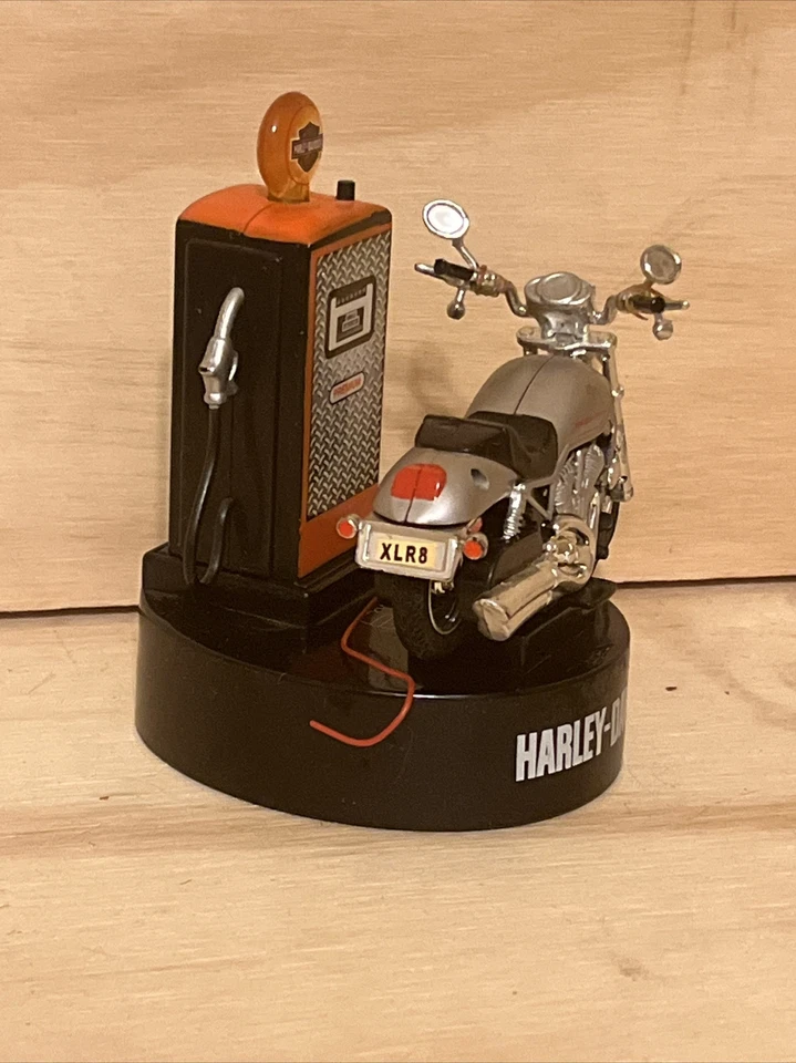 Harley Davidson 2003 bicicleta de radiocontrol y bomba de gasolina - Planet Toys - coleccionable raro Foto 2 de 4