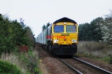 PHOTO  CLASS 66 66572 TRIMLEY 4M89 FELIXSTOWE - DITTON