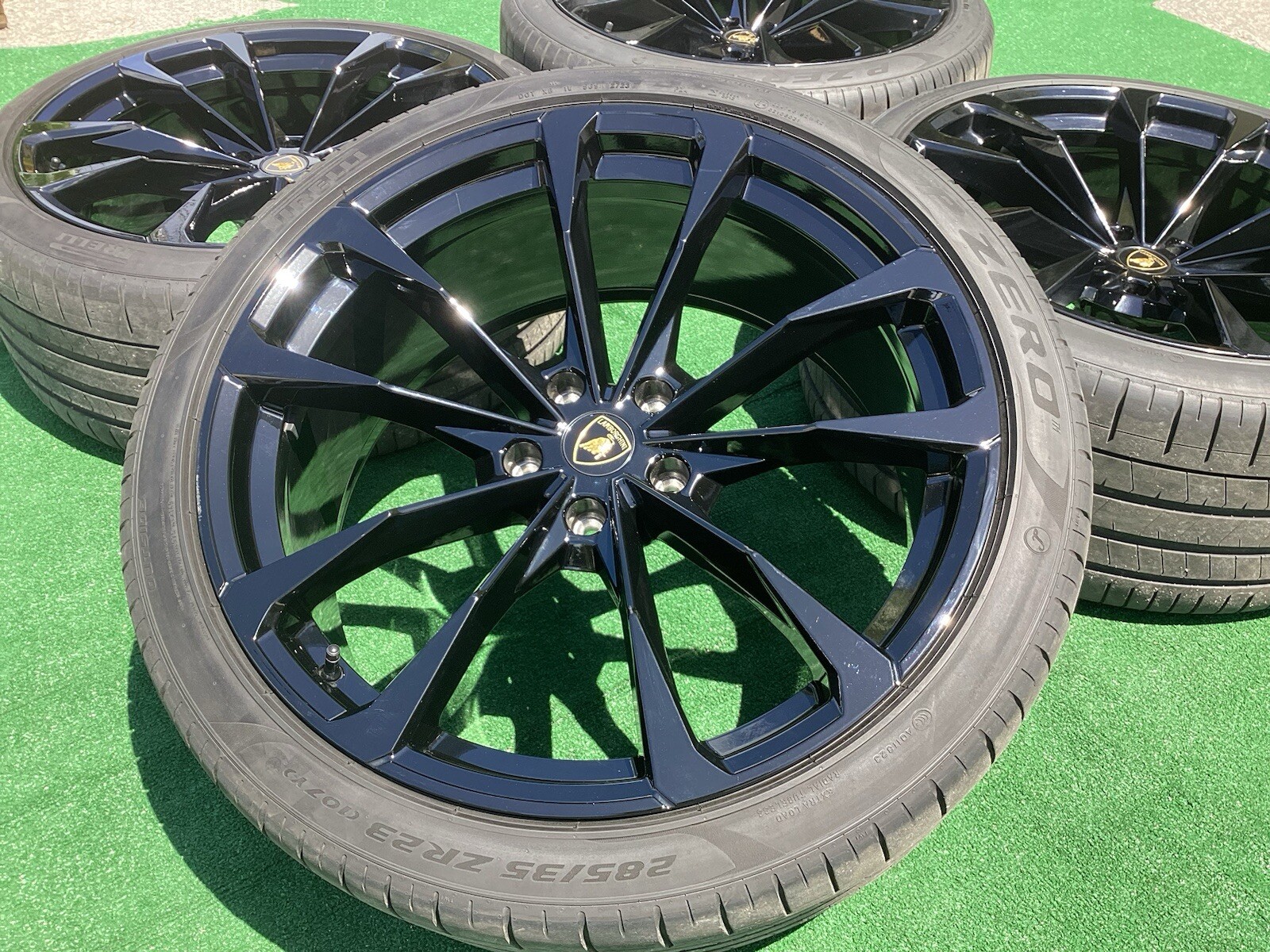 Lamborghini Urus Taigete 23” OEM Wheel & Tire Package – Factory Original