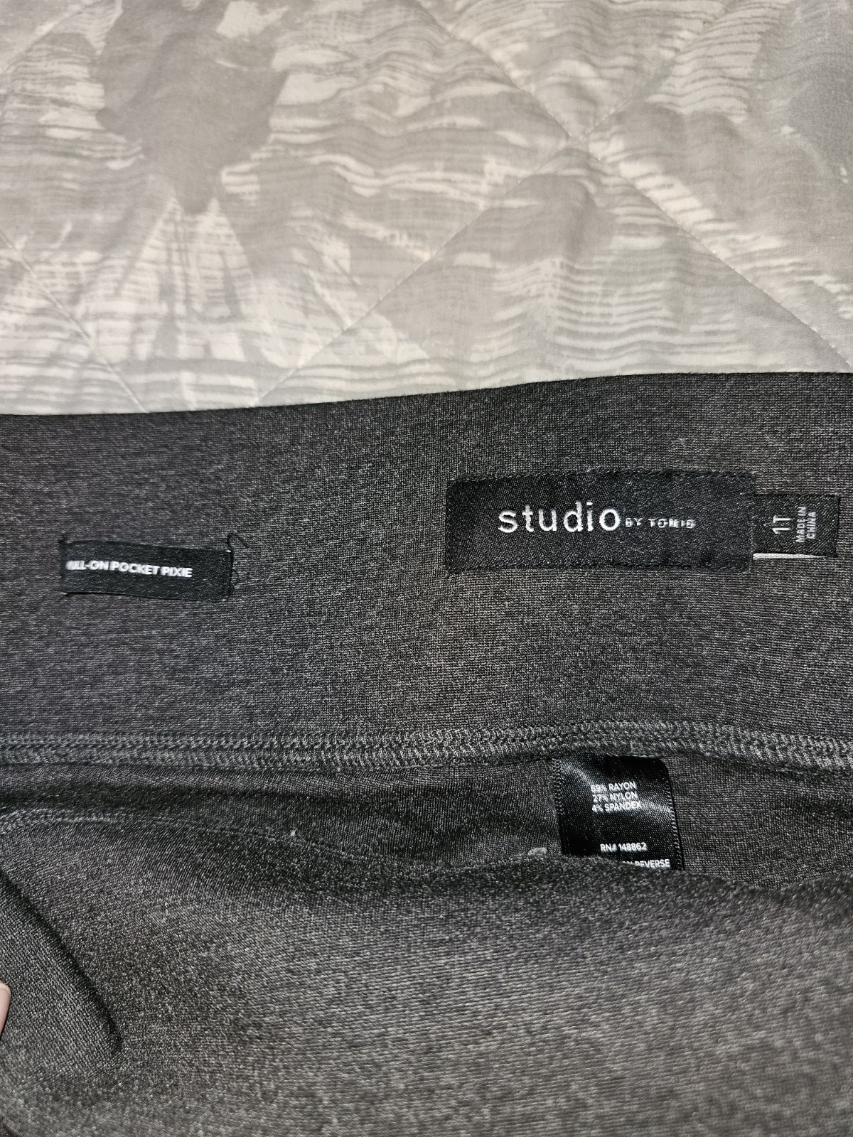 Torrid Pull On Pocket Pixie Pant Legging Gray Siz… - image 4