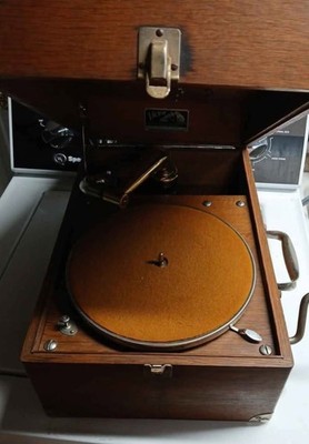 Victor's first portable ''suitcase-style'' phonograph