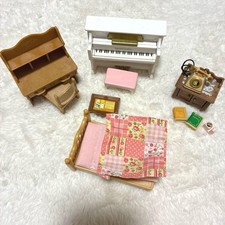 Calico Critters Sylvanian Families Study Desk Telephone Stand White Piano Bed Ca
