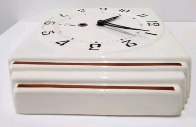 Horloge Murale Ancienne JAZ En Céramique - Crème Et Marron, France 1940/50