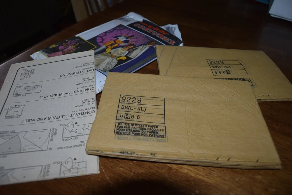 Vintage 1994 Simplicity Costumes 9229 Size BB L XL uncut Jester queen king - Image 4 of 4