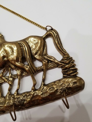 Vintage Key Holder Wall Horse Farm Gold Tone ? Brass Metal Etched Carved Pony - Picture 5 of 12