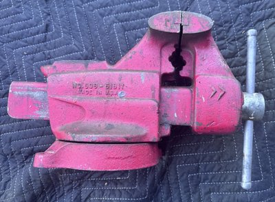 Vintage Craftsman 506-51811 Bench vise. 5” jaw very good condition