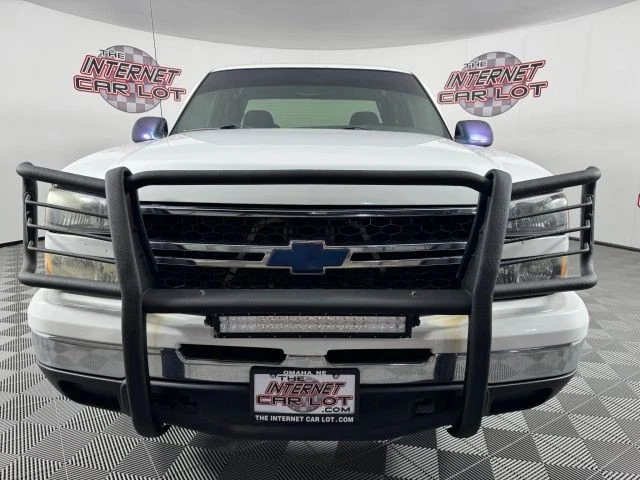 2006 Chevrolet Silverado 1500 LT пикап 4D 8 футов - Изображение 2 из 4