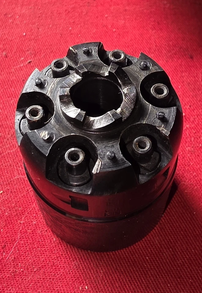 Cilindro de polvo negro Pietta 1860 Army Blued .44 Cal - escena naval grabado láser Foto 4 de 4