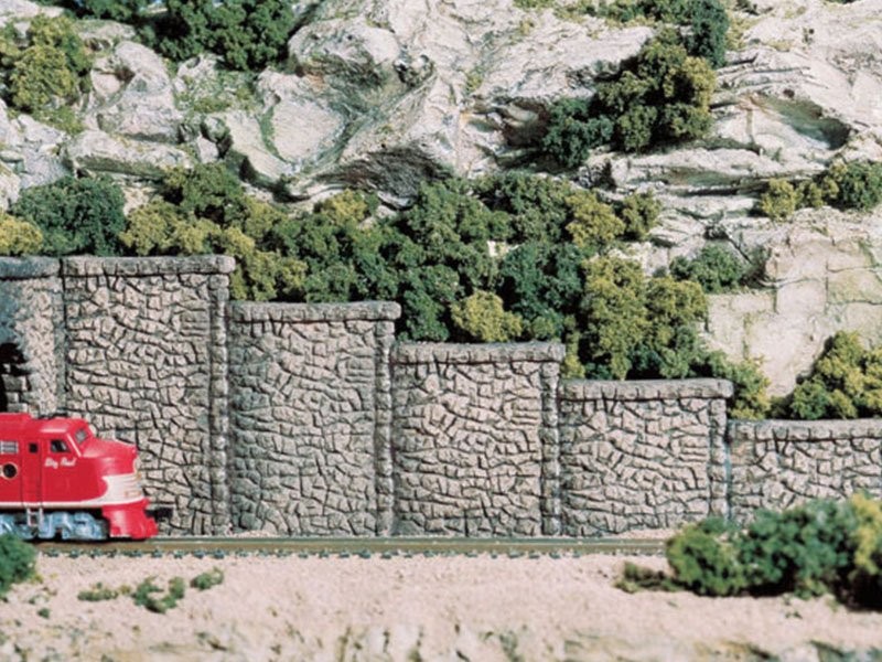 Murs de soutènement Woodland Scenics pour créer des paysages de montagne miniatures N 1/160